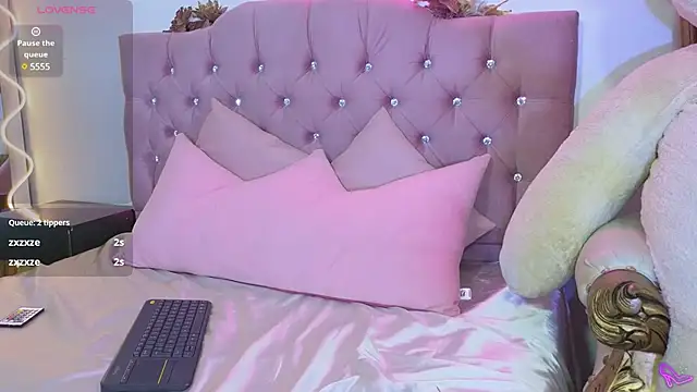 Jazmin tay online show from February 10, 10:40 pm