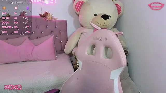 Jazmin tay online show from March 5, 8:32 pm