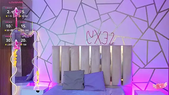 Jazmin tay online show from September 10, 11:54 am