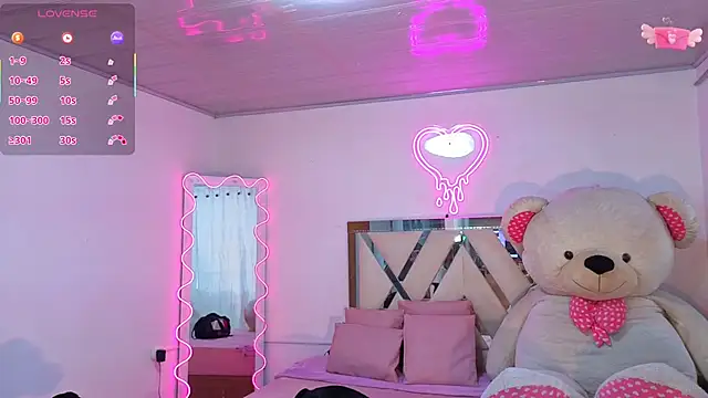 Jazmin tay online show from September 17, 11:56 am