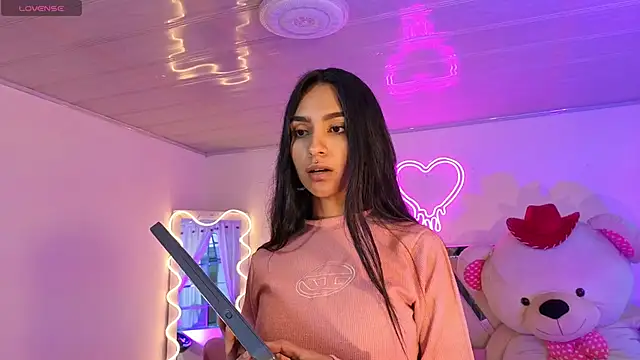 Jazmin tay online show from October 2, 11:39 am