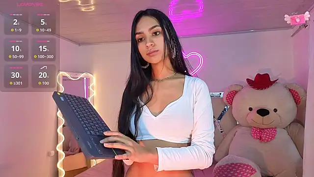 Jazmin tay online show from October 12, 11:42 am