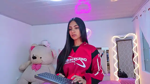 Jazmin tay online show from November 30, 11:58 am