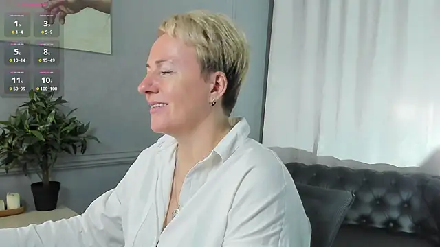 Nika Smit online show from September 12, 9:09 am