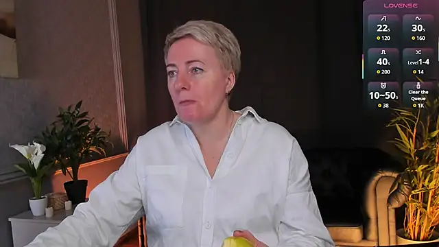 Nika Smit online show from April 18, 5:22 am