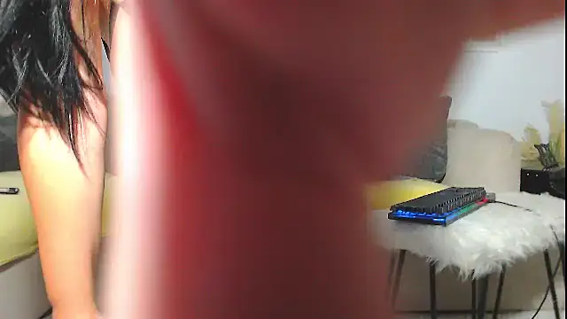 Snapshot of xsexydomina chatting on July 7, 9:24 am xsexydomina online show from July 7, 9:24 am