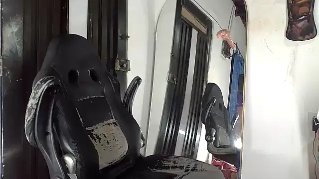 Snapshot of bigcrisblack chatting on March 5, 11:45 pm bigcrisblack online show from March 5, 11:45 pm