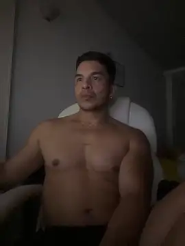 estebandelouis online show from January 28, 3:47 am