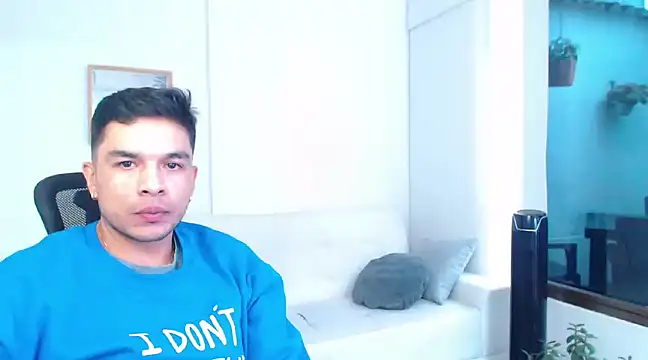 estebandelouis online show from February 18, 1:11 pm