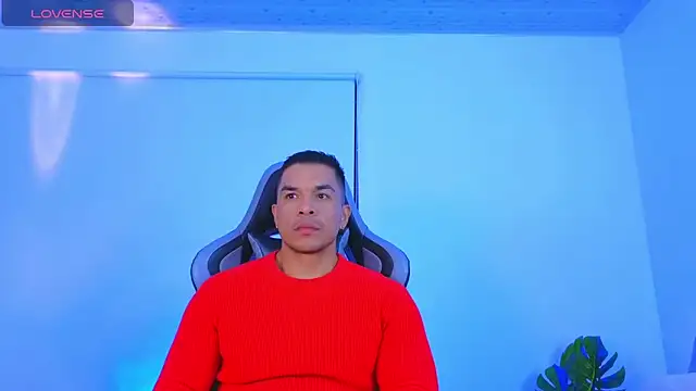 estebandelouis online show from April 23, 10:58 am