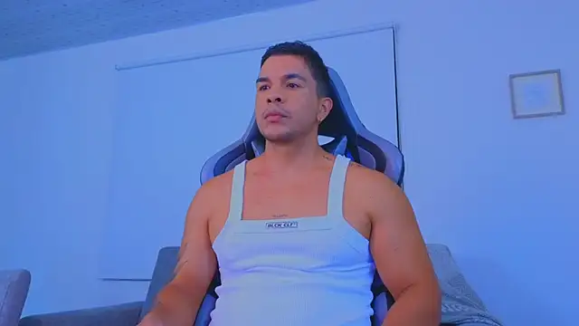Snapshot of estebandelouis chatting on June 26, 1:48 pm estebandelouis online show from June 26, 1:48 pm