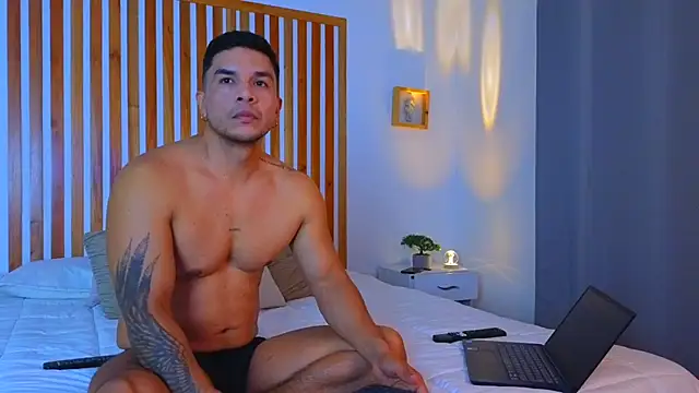 Snapshot of estebandelouis chatting on July 21, 3:20 am estebandelouis online show from July 21, 3:20 am