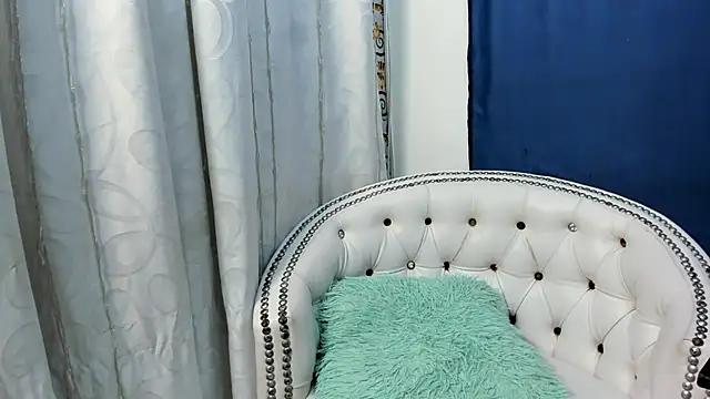 Snapshot of Analia18_ chatting on February 23, 12:37 pm Analia18  online show from February 23, 12:37 pm