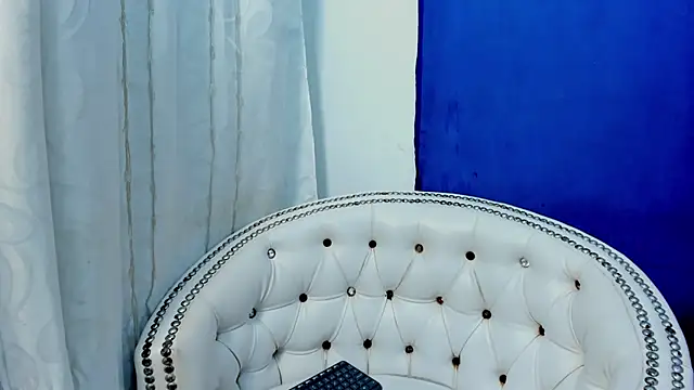 Snapshot of Analia18_ chatting on March 1, 3:38 pm Analia18  online show from March 1, 3:38 pm