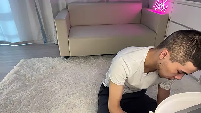 Snapshot of Dylan_mercy chatting on February 12, 9:20 am Dylan mercy online show from February 12, 9:20 am