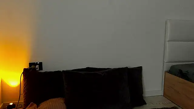 IvyKaelani online show from February 2, 8:08 pm