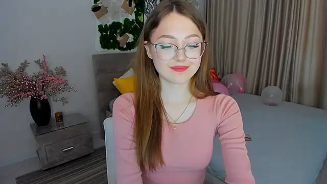 SereneFlame online show from February 16, 8:43 am