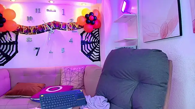 Snapshot of 1Sloppy_Fox4 chatting on October 24, 8:55 am 1Sloppy Fox4 online show from October 24, 8:55 am