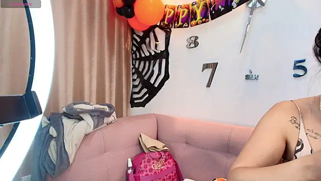 Snapshot of 1Sloppy_Fox4 chatting on October 25, 12:40 am 1Sloppy Fox4 online show from October 25, 12:40 am