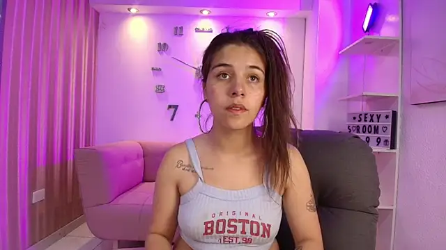 Snapshot of 1Sloppy_Fox4 chatting on November 26, 5:08 am 1Sloppy Fox4 online show from November 26, 5:08 am