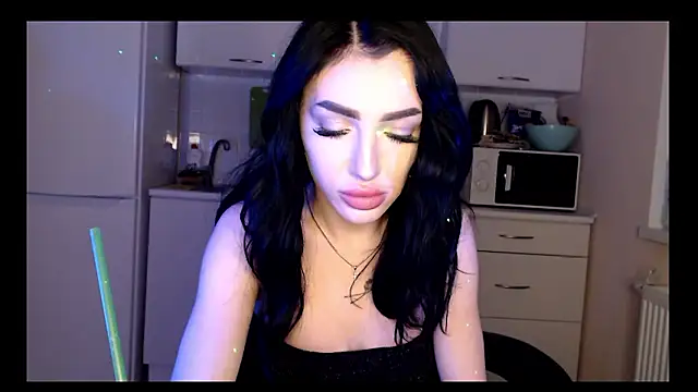 Snapshot of NancyLovee_ chatting on December 4, 9:46 pm NancyLovee online show from December 4, 9:46 pm