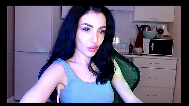 Snapshot of NancyLovee_ chatting on December 7, 12:30 am NancyLovee online show from December 7, 12:30 am