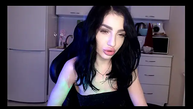 Snapshot of NancyLovee_ chatting on December 7, 11:23 pm NancyLovee online show from December 7, 11:23 pm