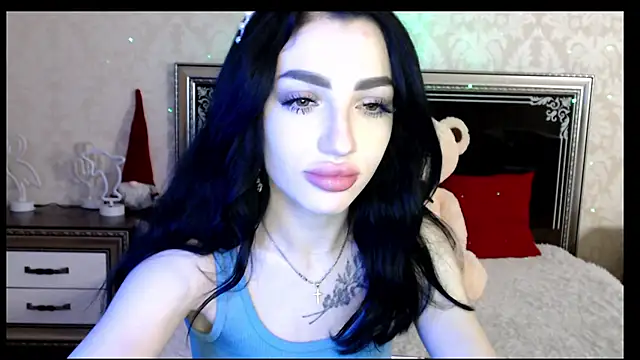 Snapshot of NancyLovee_ chatting on January 4, 6:09 pm NancyLovee online show from January 4, 6:09 pm