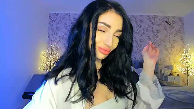 NancyLovee  online show from December 16, 5:40 pm