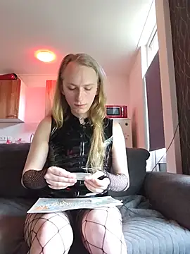 MissPigster online show from June 18, 5:06 pm