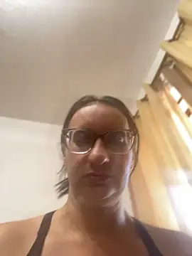 gloria7v05 online show from April 18, 1:04 pm