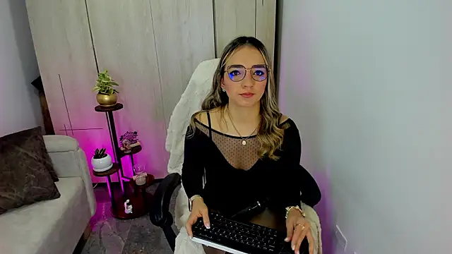 Snapshot of Katapinter chatting on November 26, 1:12 pm Katapinter online show from November 26, 1:12 pm