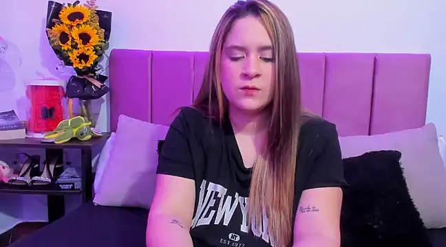 EmmyGray online show from December 10, 6:33 am