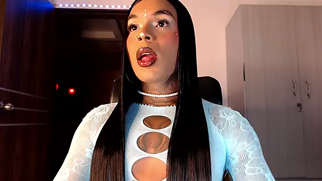 mistressbigcock777 online show from April 25, 6:38 am