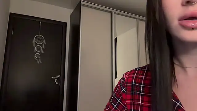 ur molly online show from October 20, 1:33 pm