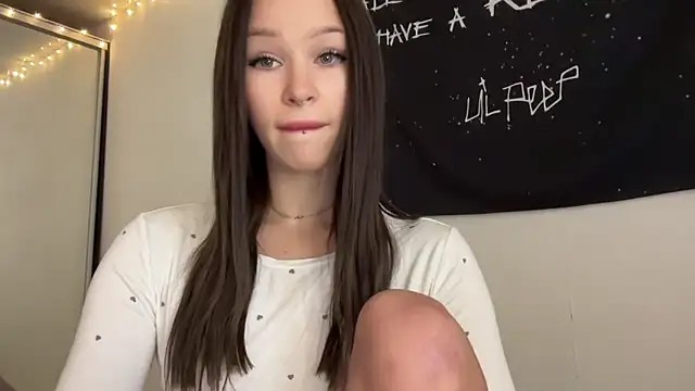 Snapshot of ur_molly chatting on November 1, 6:04 am ur molly online show from November 1, 6:04 am