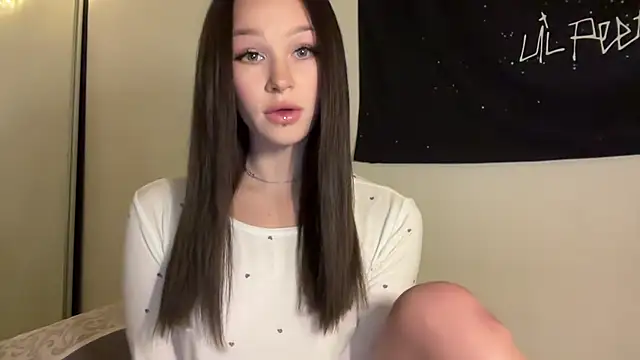 Snapshot of ur_molly chatting on November 3, 1:34 pm ur molly online show from November 3, 1:34 pm