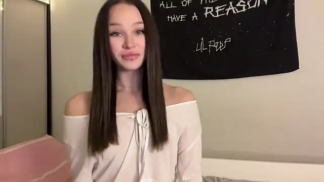 Snapshot of ur_molly chatting on November 13, 4:50 pm ur molly online show from November 13, 4:50 pm