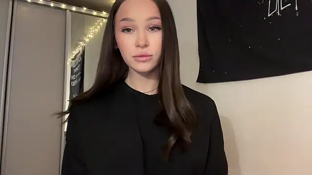 ur molly online show from March 25, 6:19 am