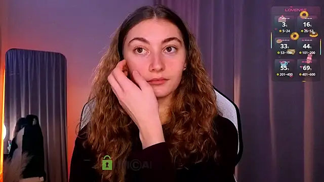 Snapshot of lady_curls chatting on November 9, 7:45 pm lady curls online show from November 9, 7:45 pm