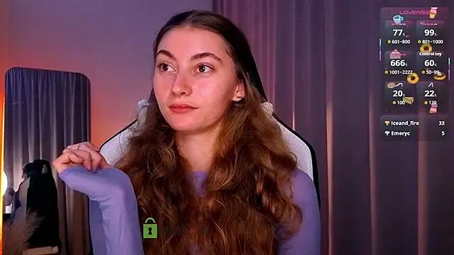 Snapshot of lady_curls chatting on November 14, 11:02 pm lady curls online show from November 14, 11:02 pm