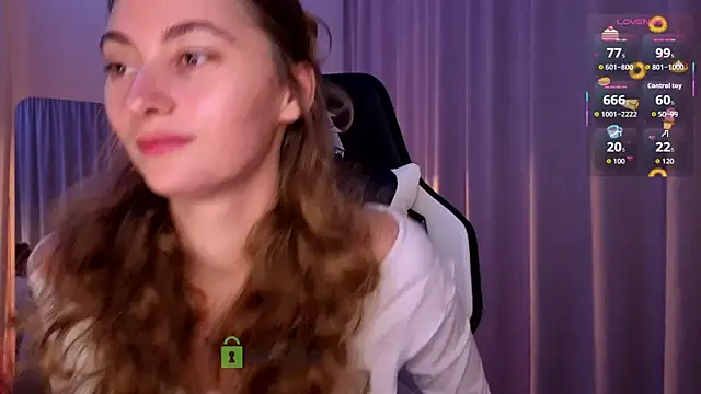 Snapshot of lady_curls chatting on December 4, 11:13 pm lady curls online show from December 4, 11:13 pm