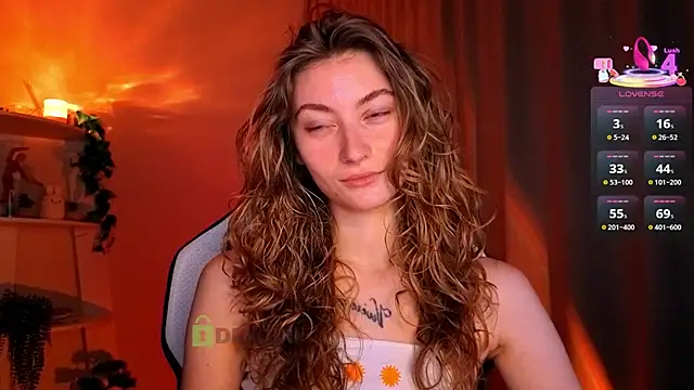 lady curls online show from April 21, 9:50 pm