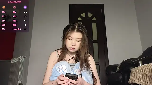 Snapshot of hoshina_sayeri chatting on May 4, 11:34 pm hoshina sayeri online show from May 4, 11:34 pm