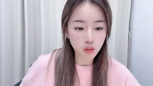 Snapshot of chloe-01 chatting on December 2, 12:18 pm chloe-01 online show from December 2, 12:18 pm