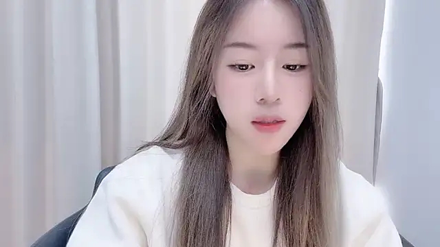 Snapshot of chloe-01 chatting on December 3, 4:36 am chloe-01 online show from December 3, 4:36 am