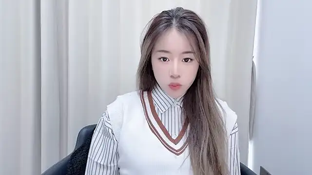 Snapshot of chloe-01 chatting on December 20, 4:31 am chloe-01 online show from December 20, 4:31 am