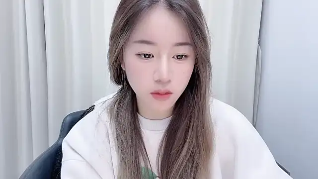 Snapshot of chloe-01 chatting on December 22, 12:16 pm chloe-01 online show from December 22, 12:16 pm