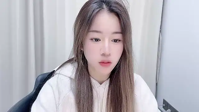 Snapshot of chloe-01 chatting on December 30, 12:31 pm chloe-01 online show from December 30, 12:31 pm