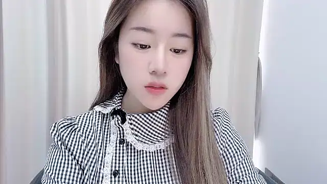 Snapshot of chloe-01 chatting on January 12, 3:17 am chloe-01 online show from January 12, 3:17 am